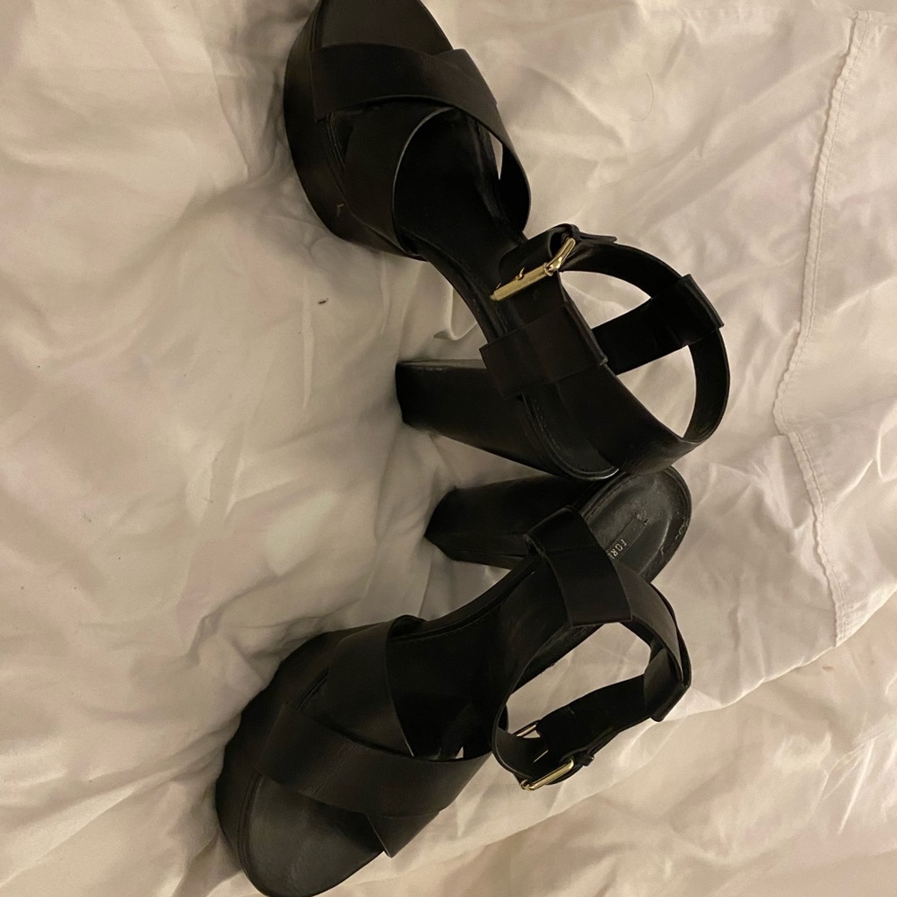 Platform sandals - Picture 2 of 4